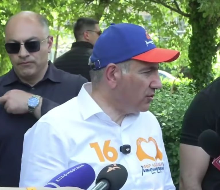 Пашинян отказался ехать на саммит ЕАЭС и отверг идею Путина о референдуме 