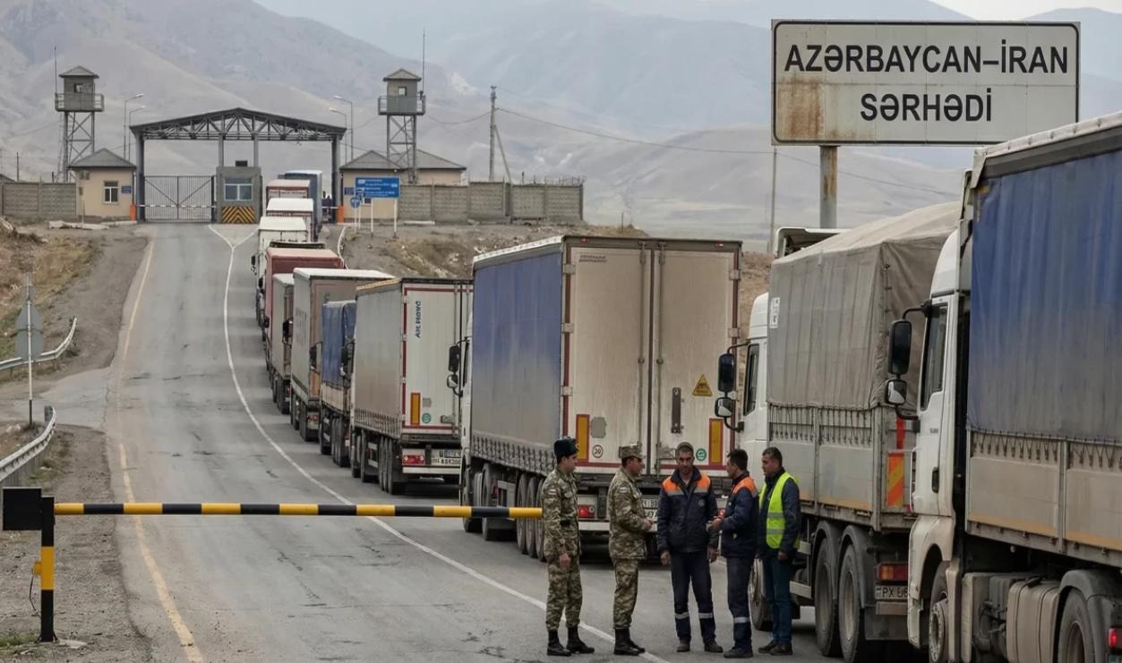 Пезешкиан обещал Алиеву расследовать атаку дронов, Азербайджан восстановил грузоперевозки с Ираном