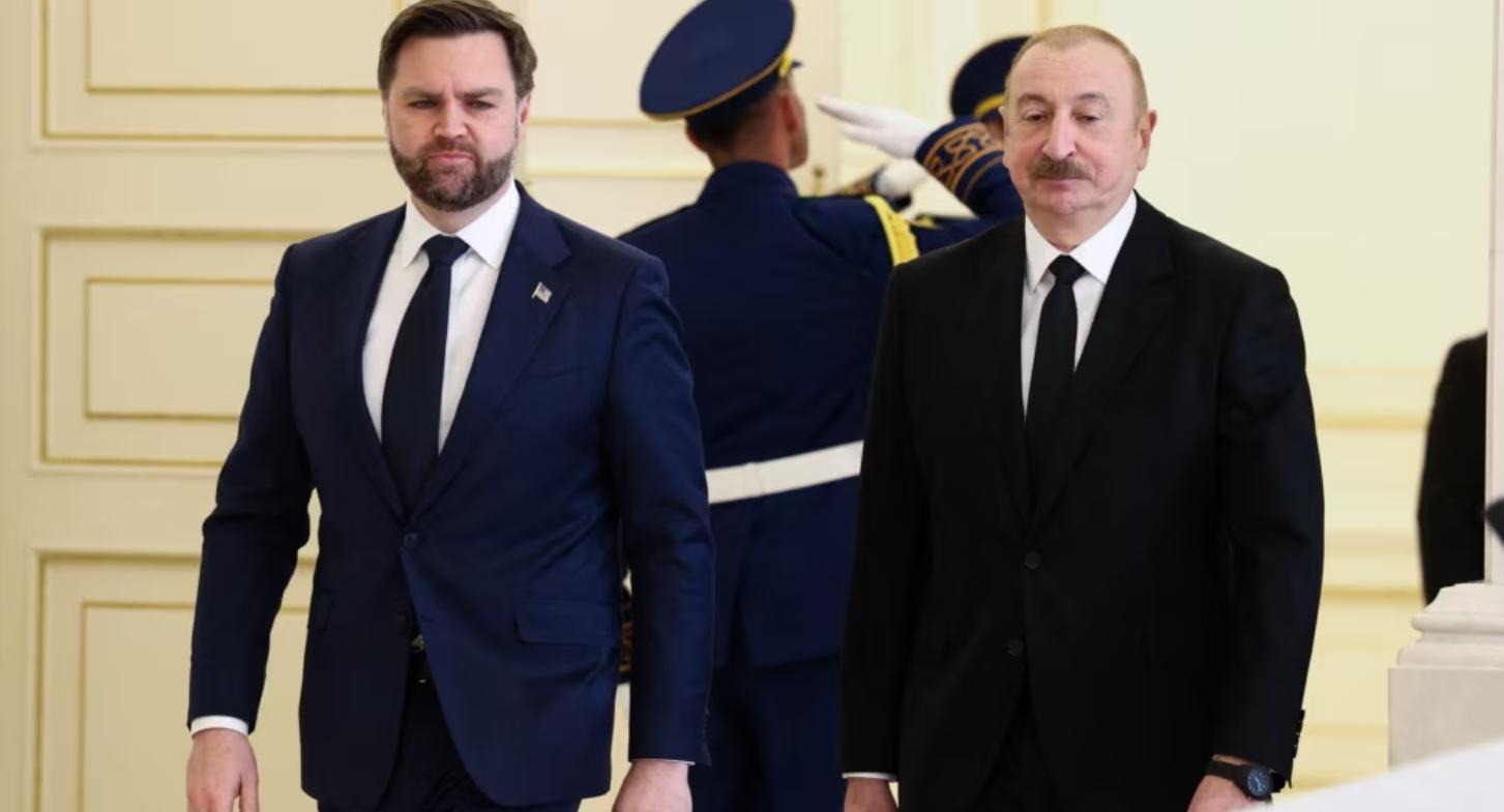 Встреча с Алиевым и подписание Хартии о стратегическом партнерстве: Вэнс прибыл из Еревана в Баку