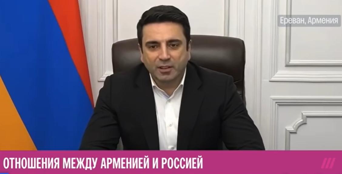 Спикер парламента Армении отрицает конфликт властей с Церковью