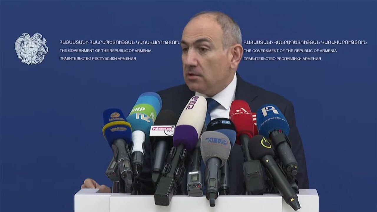 Пашинян снова раскритиковал Конституцию Армении за препятствие мирному соглашению с Азербайджаном 