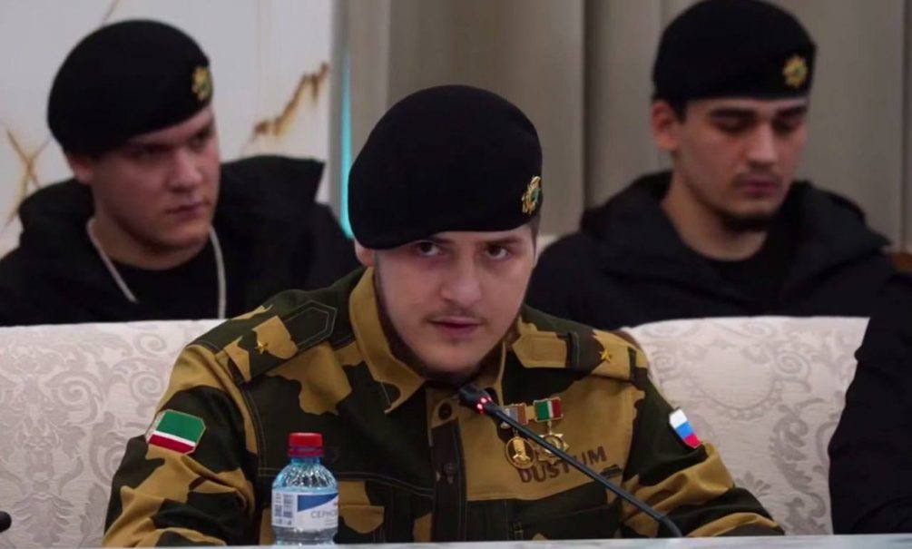 Адам Кадыров в погонах майора впервые выступил на публике после аварии