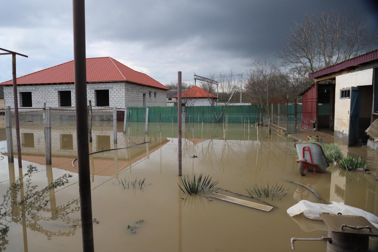 В Чечне от наводнения пострадало свыше 3 тысяч домов