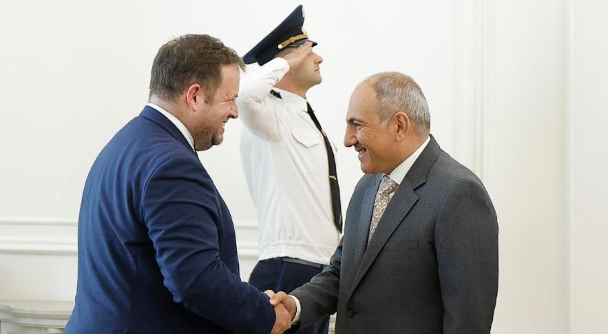 Британия готова противодействовать возможному вмешательству Москвы в дела Армении