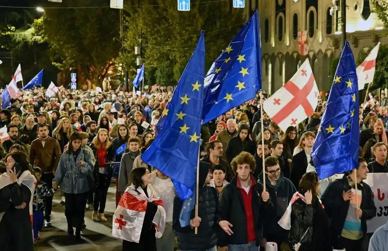 Год назад «Грузинская мечта» объявила о приостановке процесса евроинтеграции. В Тбилиси пройдет масштабная акция