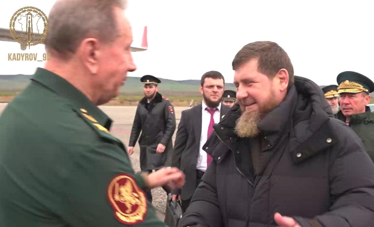 The head of the Russian National Guard awarded Ramzan Kadyrov and his son
