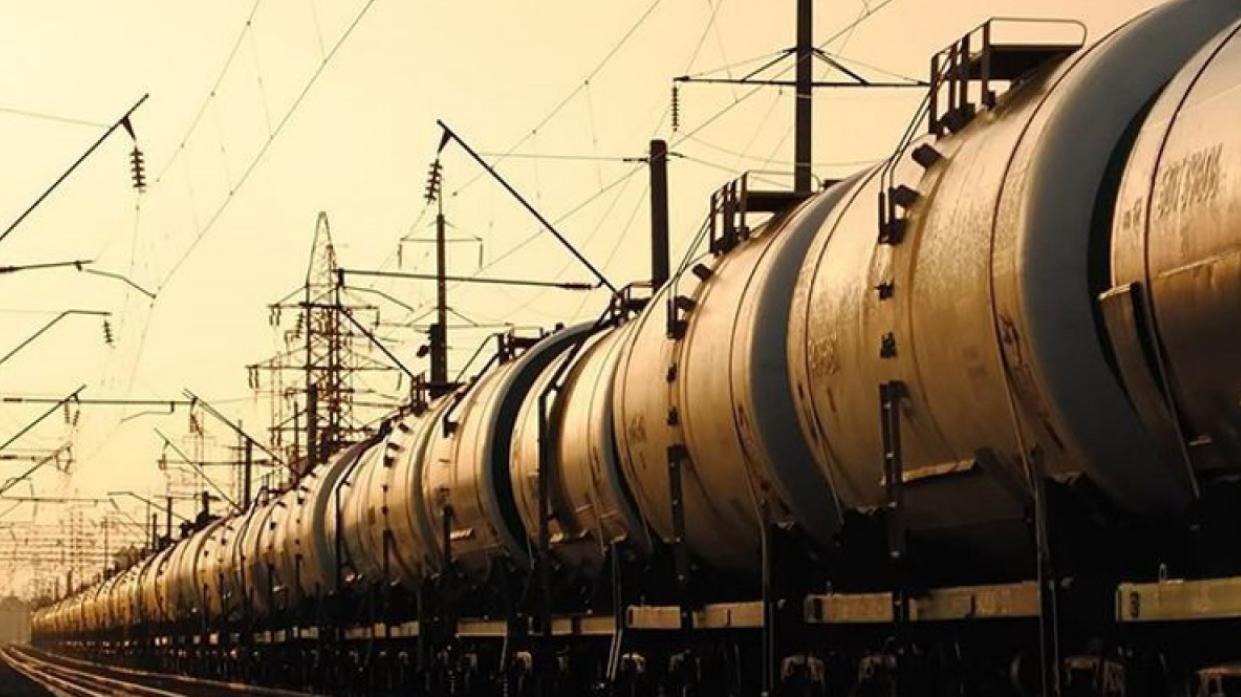 Азербайджан продолжает поставки нефтепродуктов в Армению через грузинский транзит