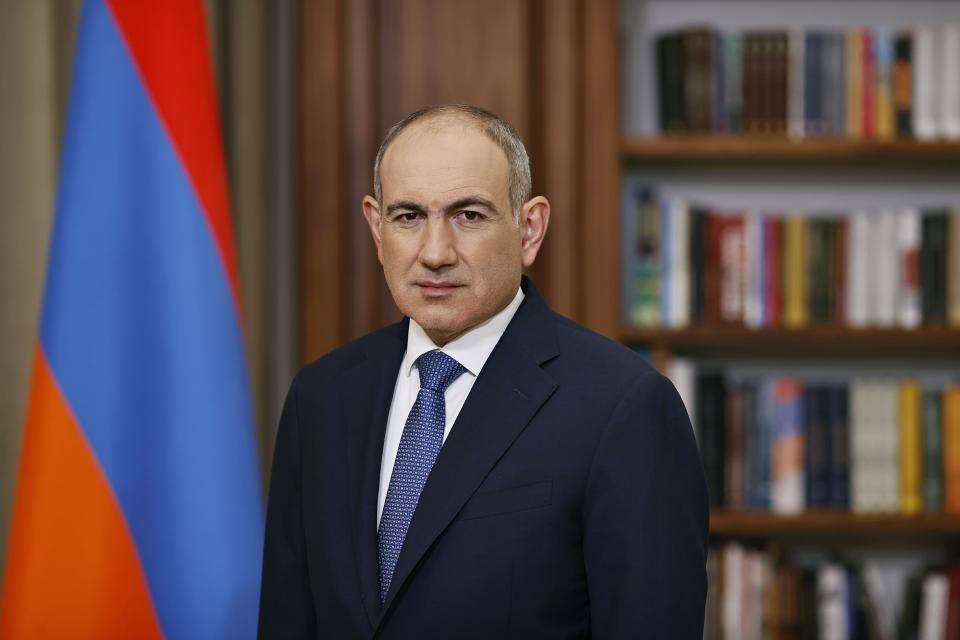 Пашинян сообщил об укреплении мира с Азербайджаном и снижении бедности в Армении