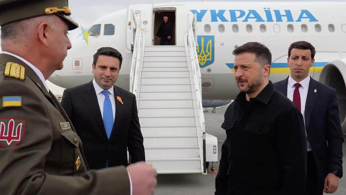 «Ставки сделаны»: визит Зеленского в Ереван вызвал резкую реакцию Москвы