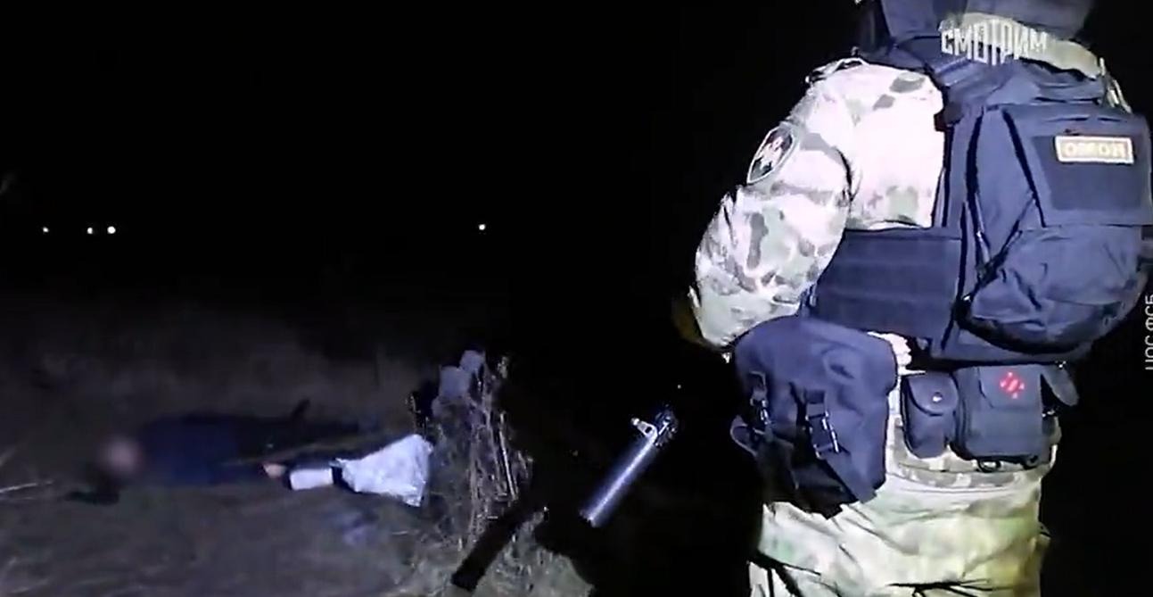 Опубликованы кадры с места убийства двух жителей Дагестана, обвиненных в планировании диверсий 