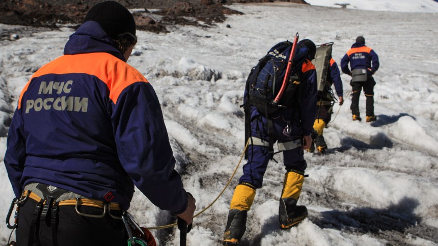 В Дагестане продолжаются стихийные бедствия: лавины накрыли дома и дорогу