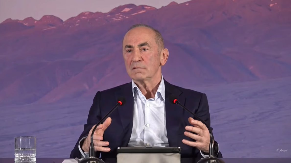 Пророссийский экс-президент Армении пригрозил своей стране жесткими мерами со стороны Москвы