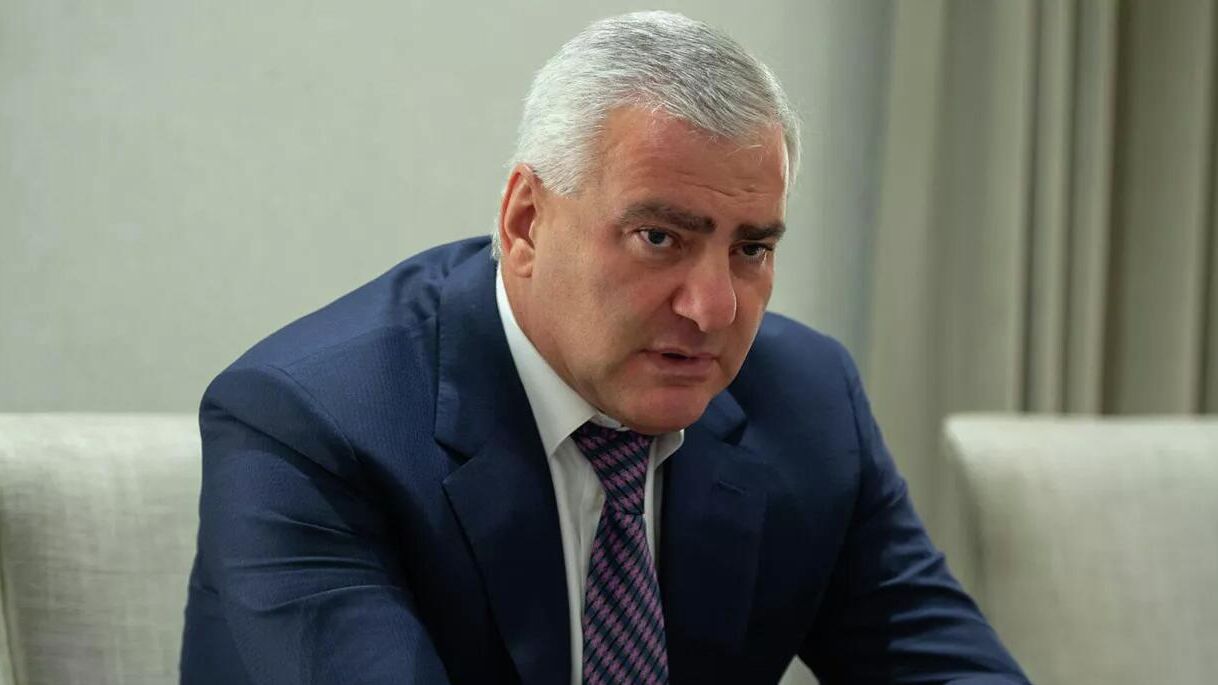 В Армении задержали членов оппозиционной партии, возглавляемой Карапетяном