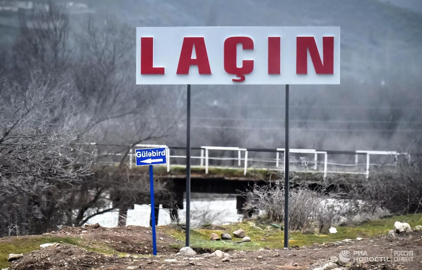 Азербайджан перекрыл Лачинский коридор