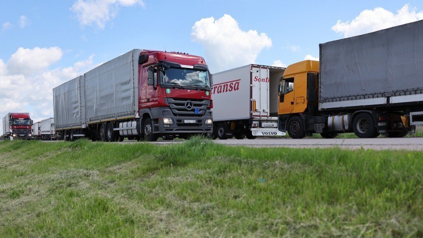 Georgian drivers complain about deportations from Russia