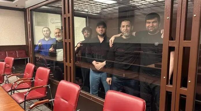 Пятеро крымских татар заявили о репрессиях в суде перед вынесением приговора  