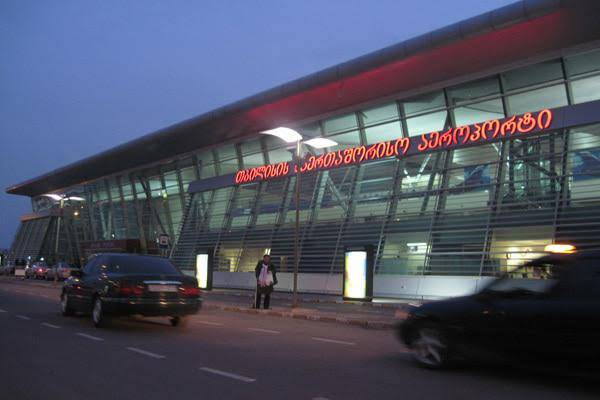 Троих чеченцев несколько дней продержали в аэропорту Тбилиси, а затем выслали