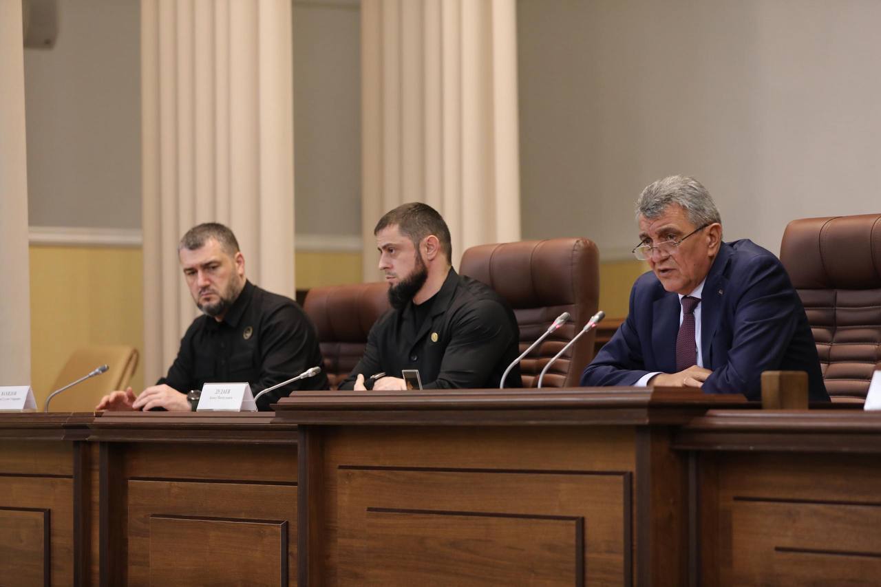 Спикер парламента Чечни во Владикавказе призвал земляков соблюдать местные порядки и предупредил о последствиях их нарушения