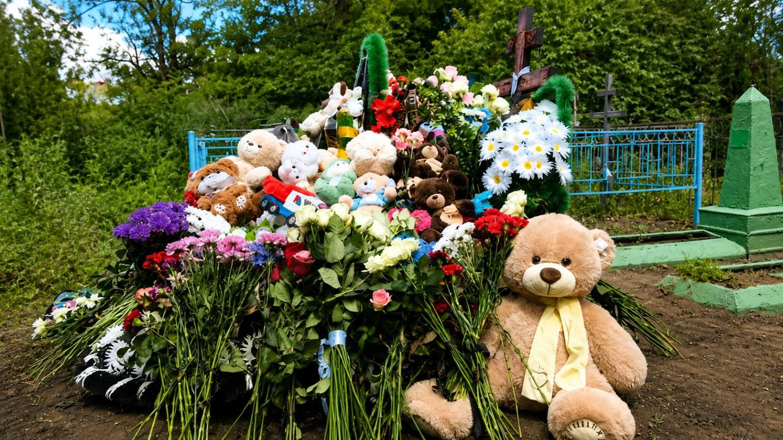 Four-year-old boy killed in drone strike on beach near Gelendzhik buried in Shakhty