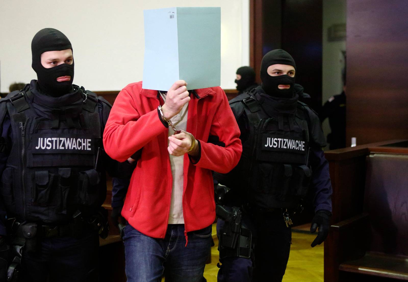 Угроза депортации Муслима Алхазова из Германии обострила опасения за положение выходцев из Чечни в Европе
