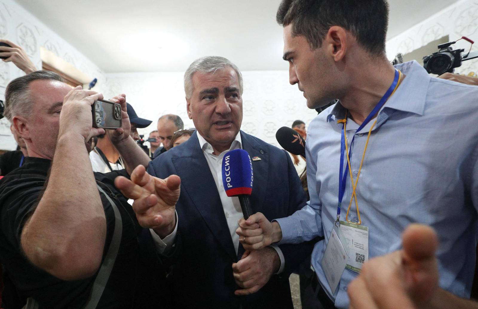 Armenian prosecutors seek nearly $18 million from Russian-Armenian billionaire Karapetyan