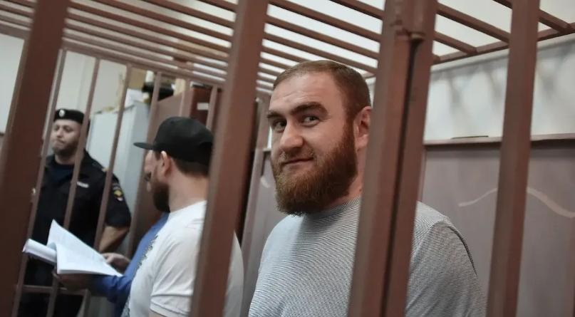 Суд рассмотрит иски экс-сенатора от КЧР к «Черному дельфину» через месяц 