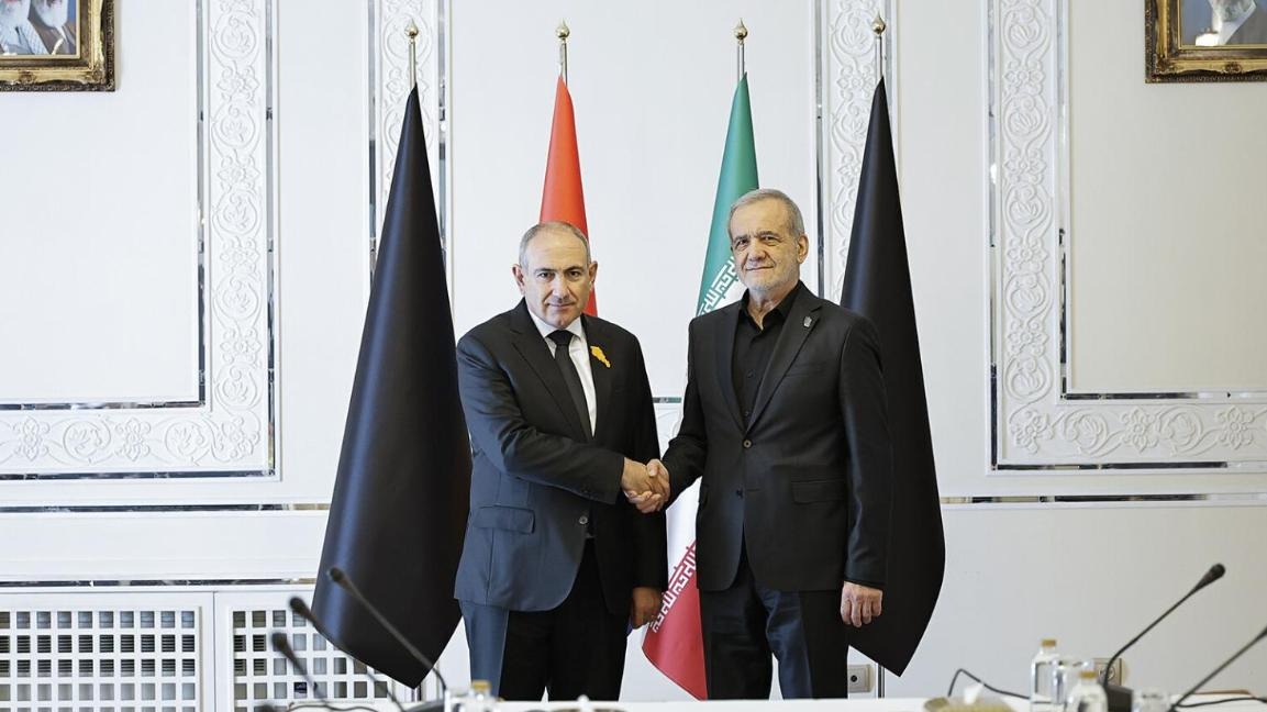 Armenian Prime Minister, Arriving in Tehran for Ali Khamenei’s Farewell Ceremony, Meets with Iranian President
