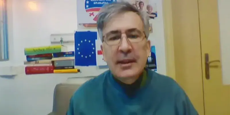Саакашвили утверждает, что грузинский бензин уходит не в Абхазию, а в южные регионы России