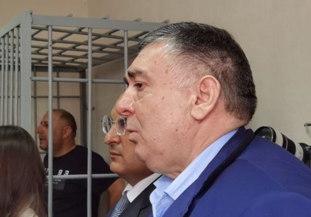 Экс-главе азербайджанской диаспоры Урала и его сыну отказали в смягчении приговоров 