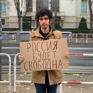 Родственникам оппозиционного уроженца Армении запретили въезд в Россию